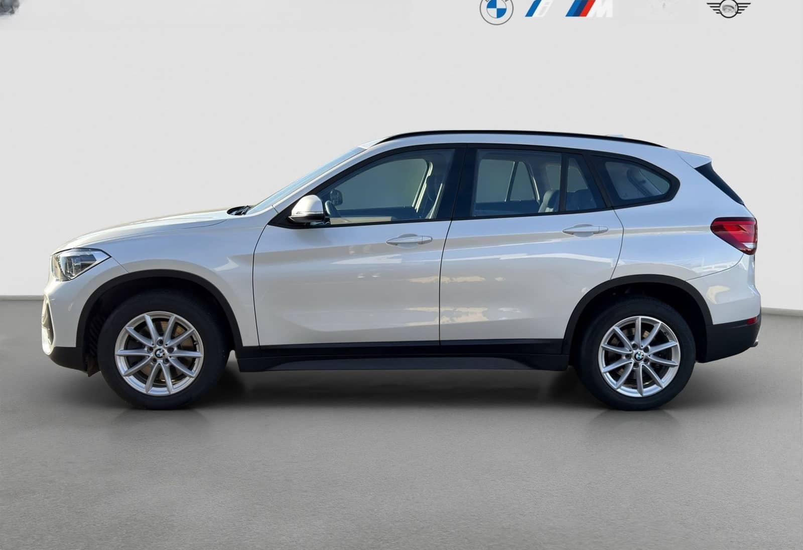 BMW X1 xDrive20d Advantage AHK Navi AUT KeyLess PDC foto 3