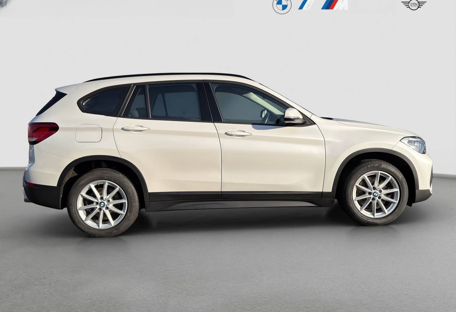 BMW X1 xDrive20d Advantage AHK Navi AUT KeyLess PDC foto 7