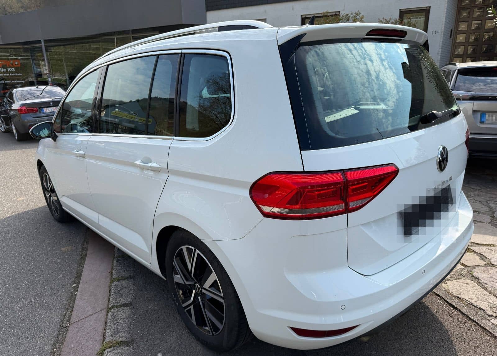 Volkswagen Touran 2.0 TDI SCR DSG Highline 1.Hand ACC foto 3