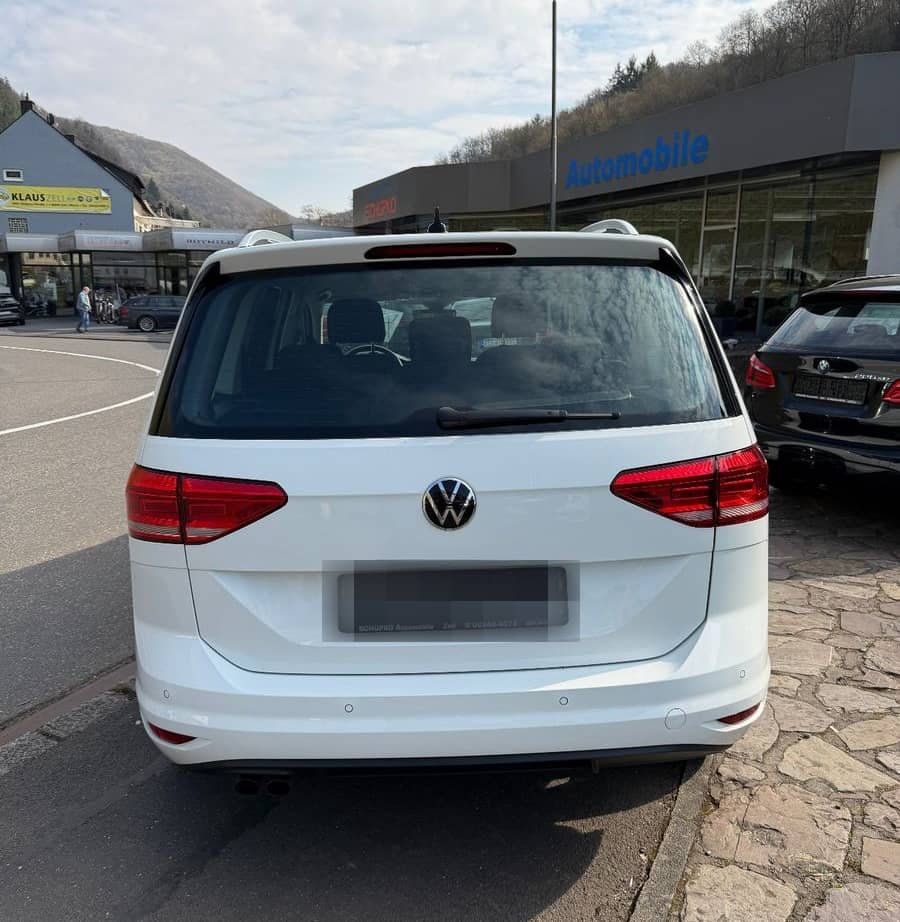 Volkswagen Touran 2.0 TDI SCR DSG Highline 1.Hand ACC foto 4