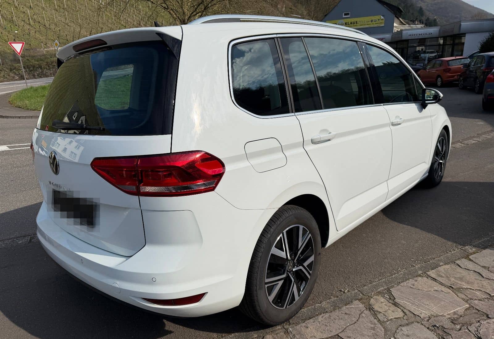 Volkswagen Touran 2.0 TDI SCR DSG Highline 1.Hand ACC foto 5