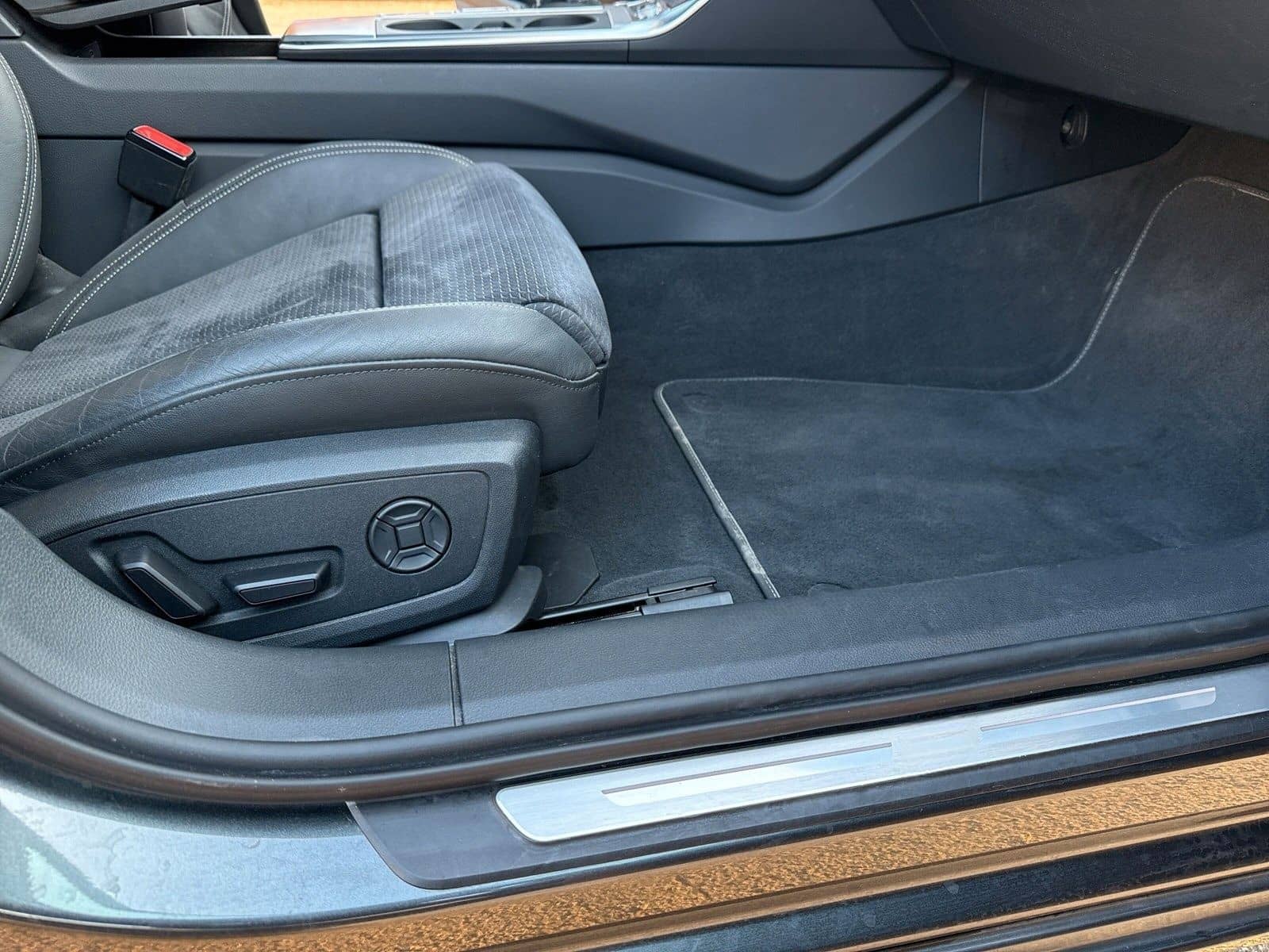 Audi A6 Avant 55 TFSI S-LINE Optik Paket schwarz foto 15