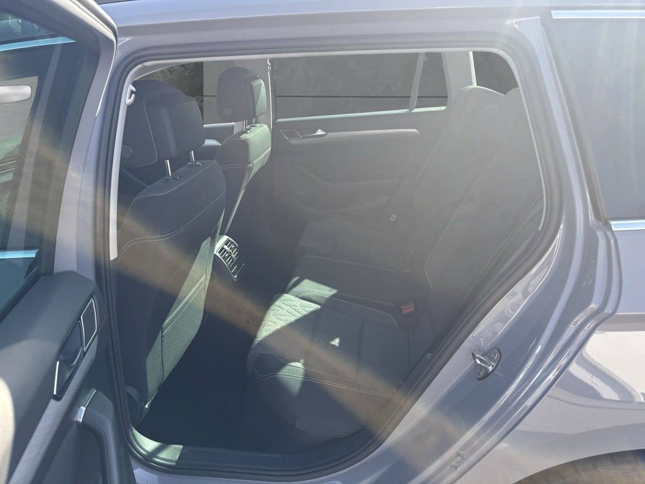 Volkswagen Passat Variant 2.0 TDI++Aut.++AHK++Navi++Massage foto 10