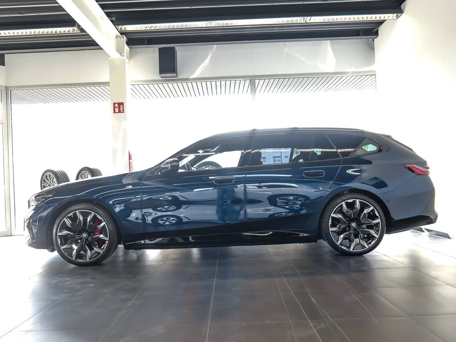 BMW i5 xDrive40 Touring+M Sport Pro+LC Prof.+AHK+Hea foto 10