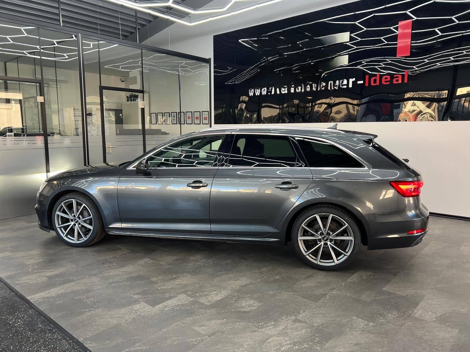 Audi A4 2.0 TDI quattro S-LineSport+,  VirtDispl, AHK foto 5