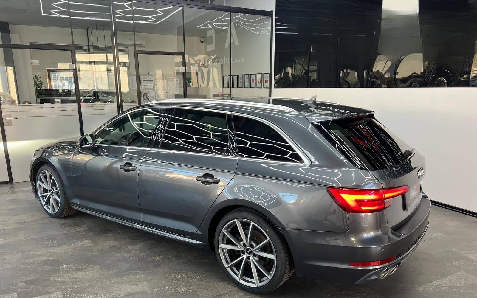 Audi A4 2.0 TDI quattro S-LineSport+,  VirtDispl, AHK foto 7