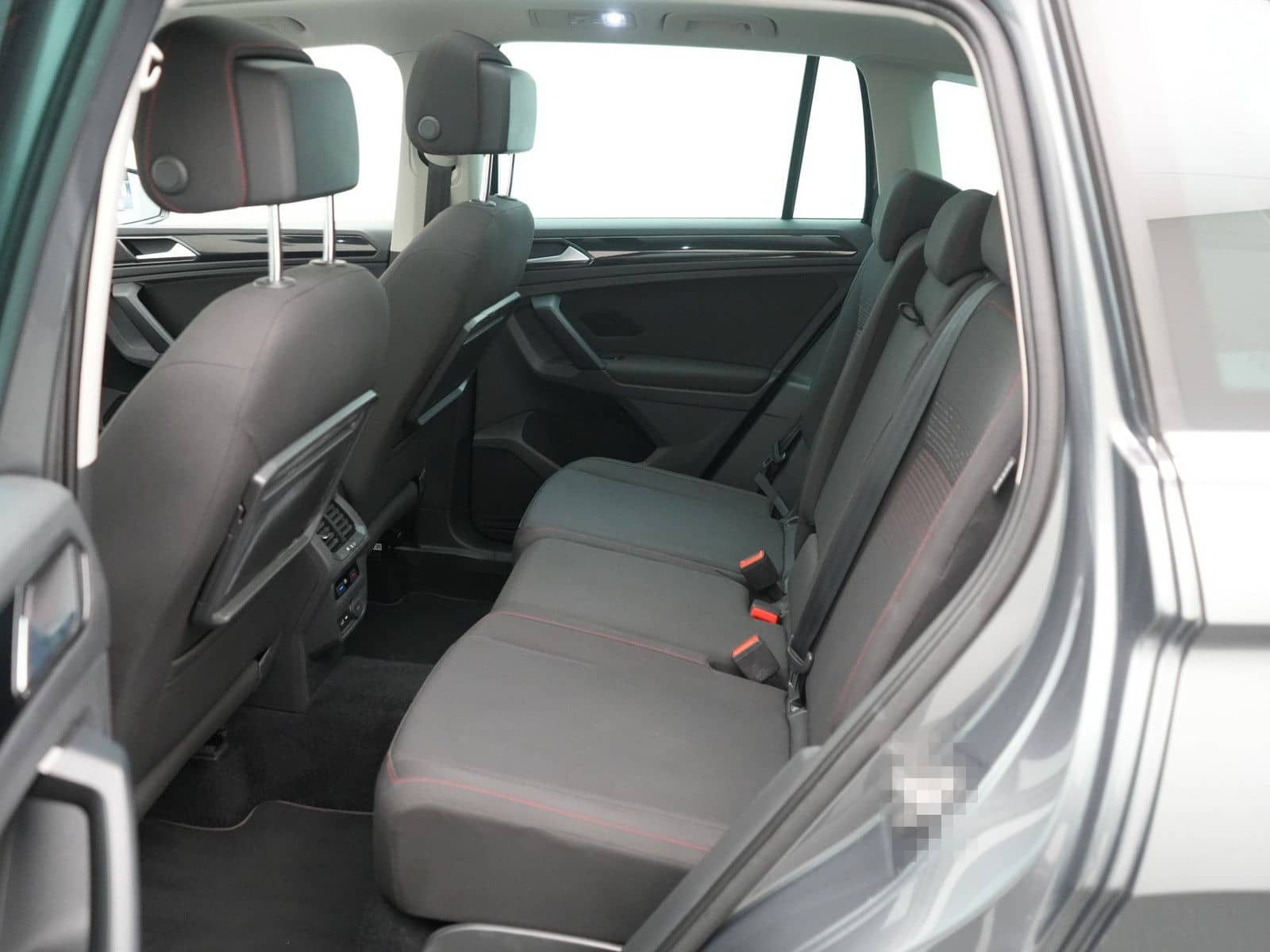 Volkswagen Tiguan R-Line AHK ACC NAVI SHZ PANO foto 12