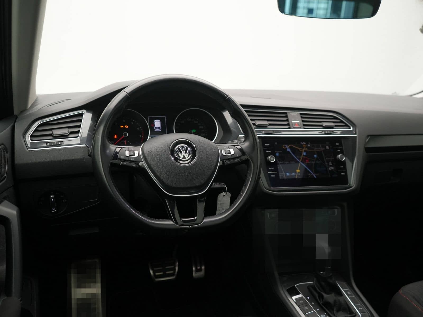 Volkswagen Tiguan R-Line AHK ACC NAVI SHZ PANO foto 5