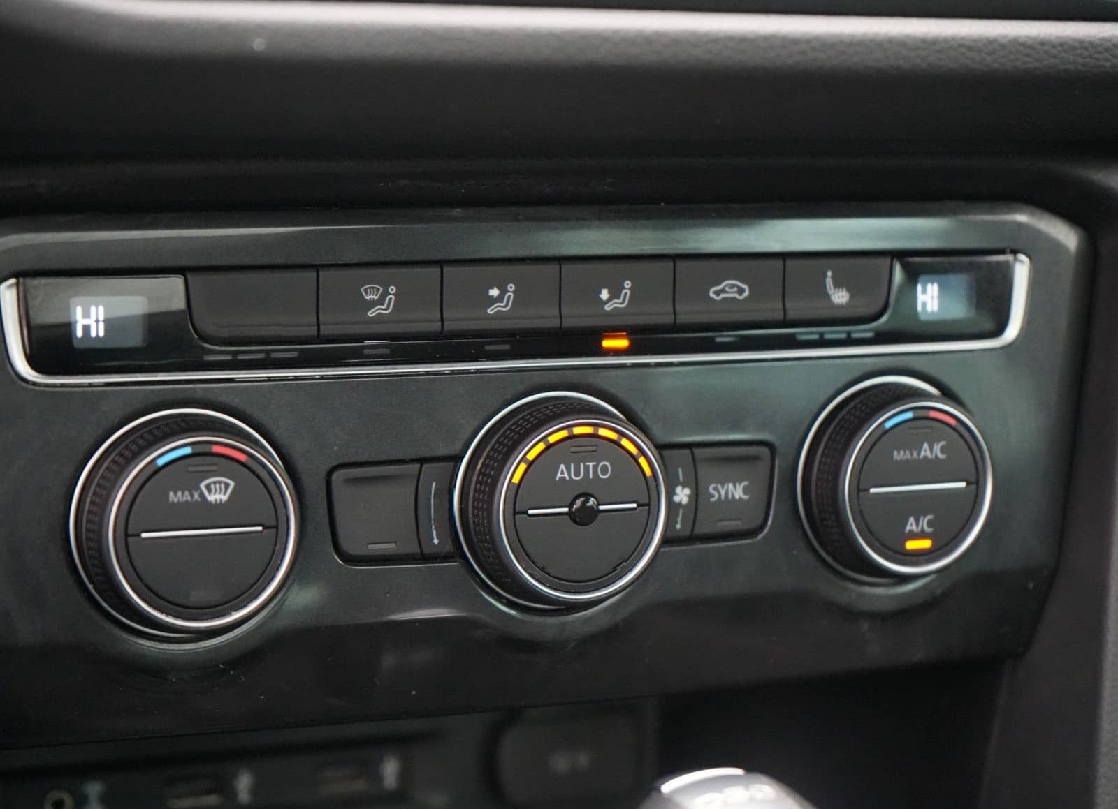 Volkswagen Tiguan R-Line AHK ACC NAVI SHZ PANO foto 8