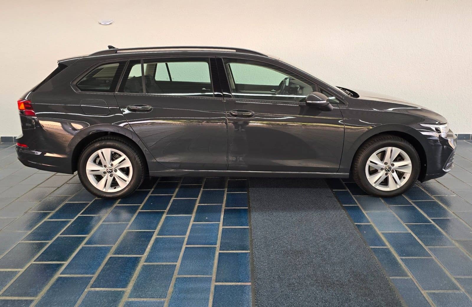 Volkswagen Golf VIII Variant 85kWTDI*RFK*AHK*LED*NAV*SH*DAB foto 4