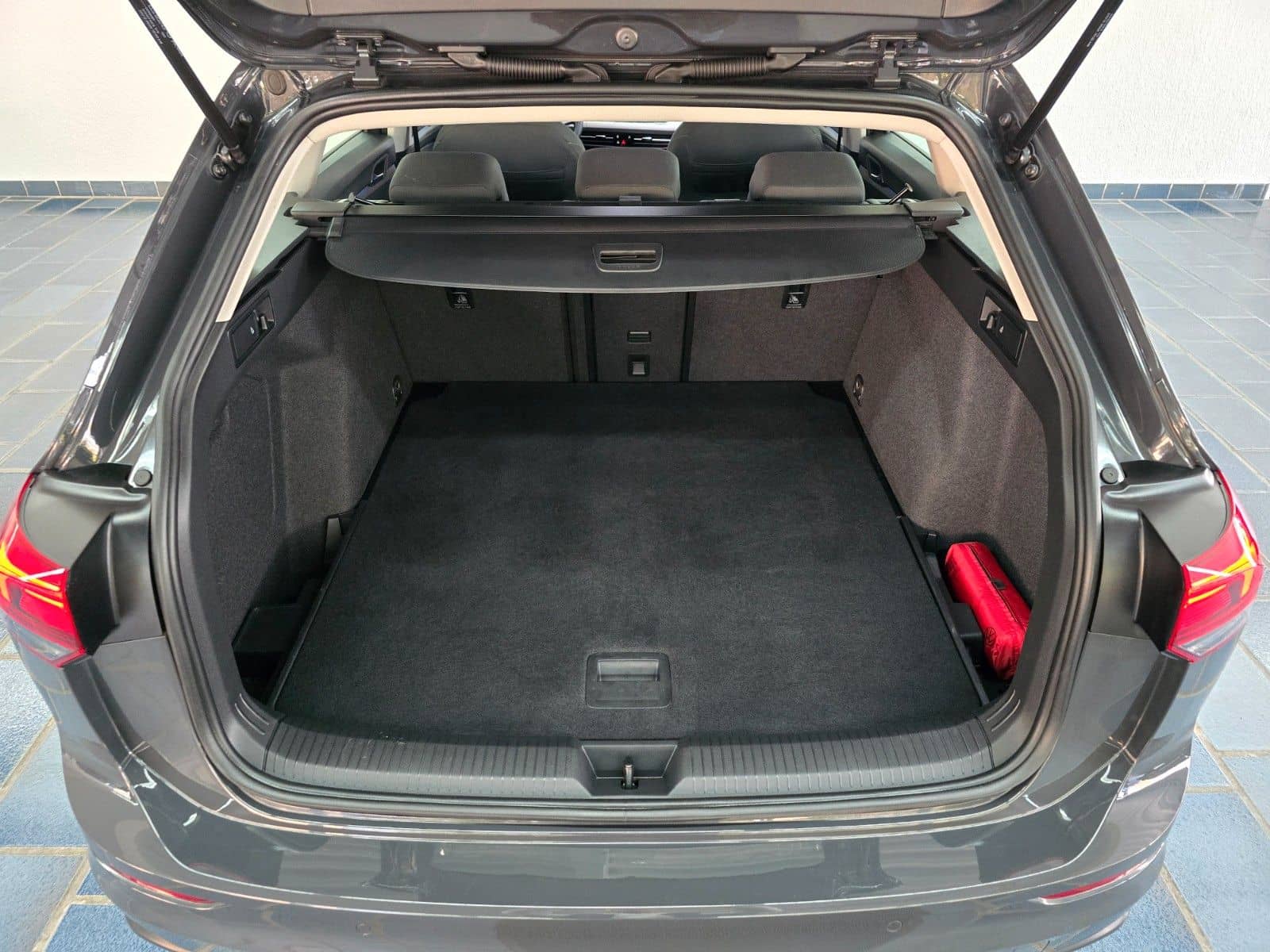 Volkswagen Golf VIII Variant 85kWTDI*RFK*AHK*LED*NAV*SH*DAB foto 7