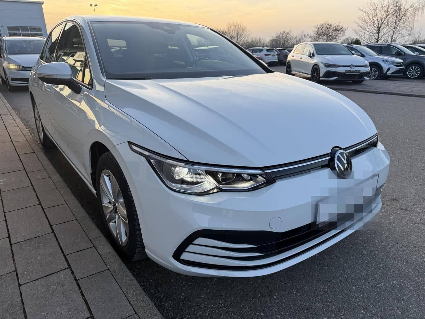 Volkswagen Golf 1.5 TSI Life APP-CONNECT+AHK+ACTIVE-INFO+LE foto 6