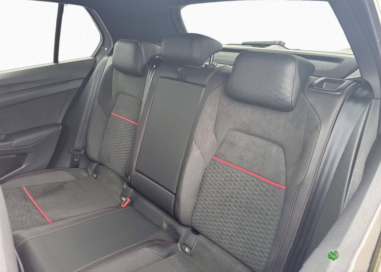 Volkswagen Golf VIII GTI Clubsport 2.0 TSI DSG MATRIX KAMER foto 11