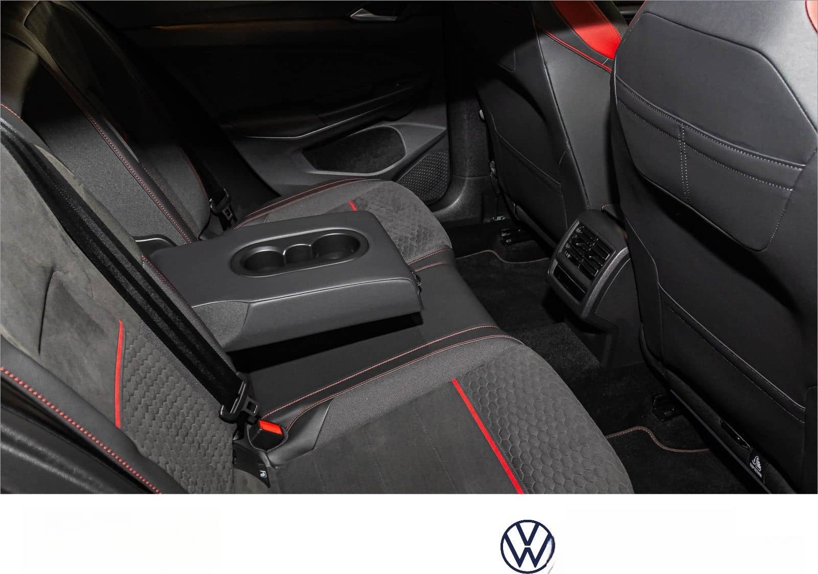 Volkswagen Golf VIII GTI Clubsport 2.0TSI DSG Navi LED ACC foto 16
