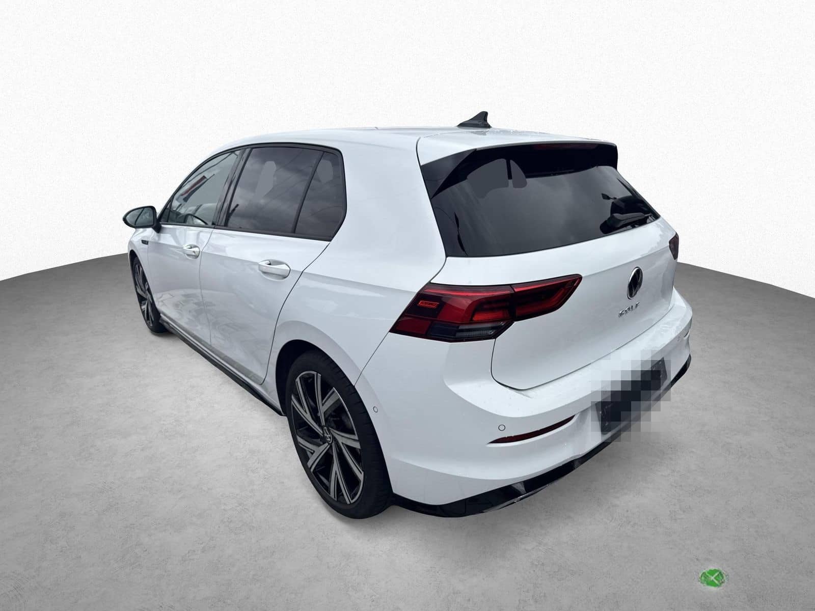 Volkswagen Golf VIII R-Line 1.5 TSI NAVI ACC LED HARMAN KAR foto 7