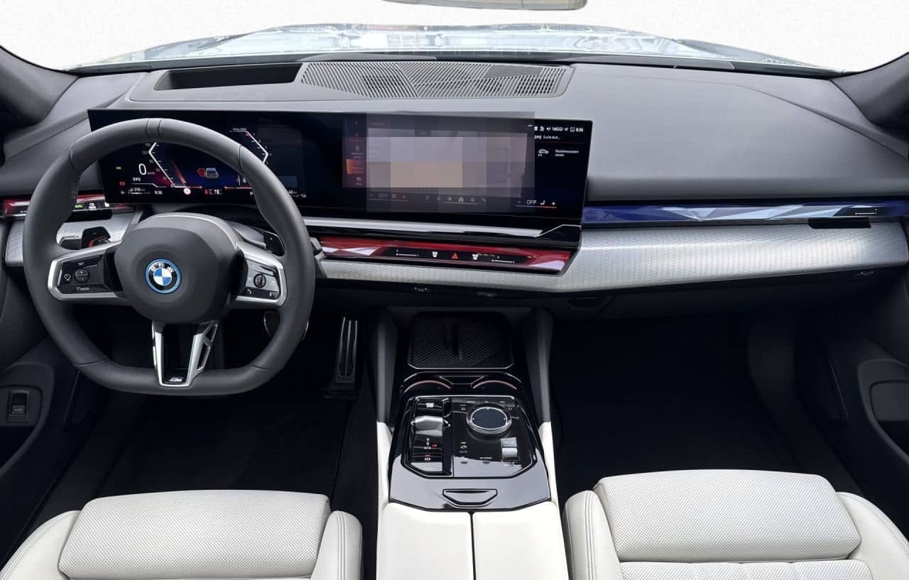 BMW 550e xDr T M Sport B&W,Pano,AHK,AutoBahn,AktivL foto 13