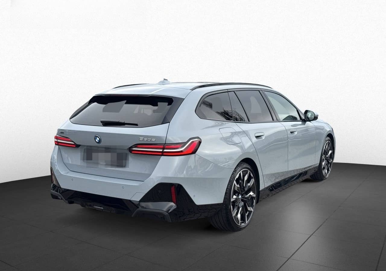 BMW 550e xDr T M Sport B&W,Pano,AHK,AutoBahn,AktivL foto 5