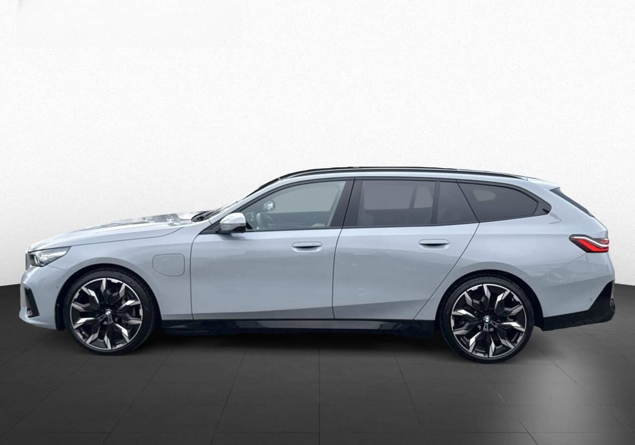 BMW 550e xDr T M Sport B&W,Pano,AHK,AutoBahn,AktivL foto 9