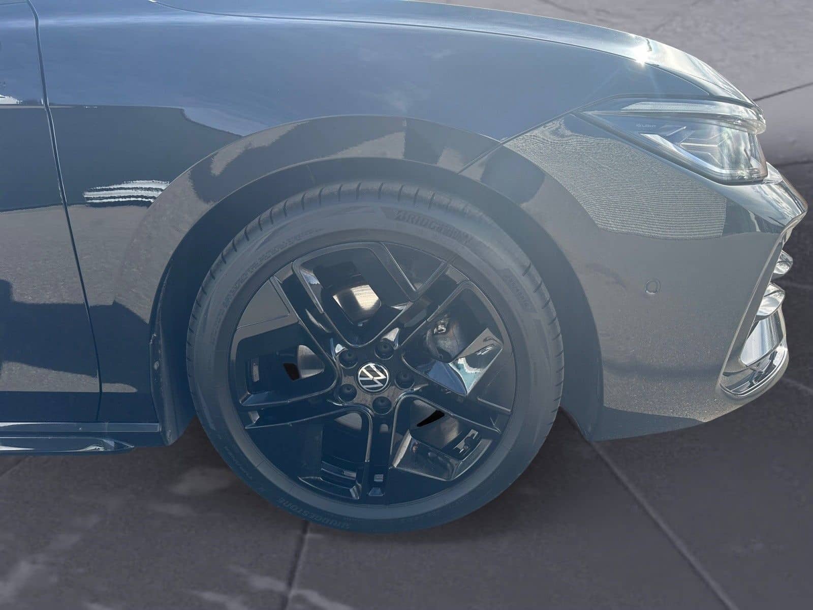 Volkswagen Passat Variant 2.0 TDI DSG R-Line AHK AreaView foto 12