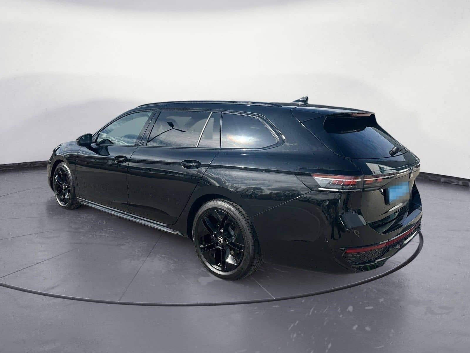 Volkswagen Passat Variant 2.0 TDI DSG R-Line AHK AreaView foto 4