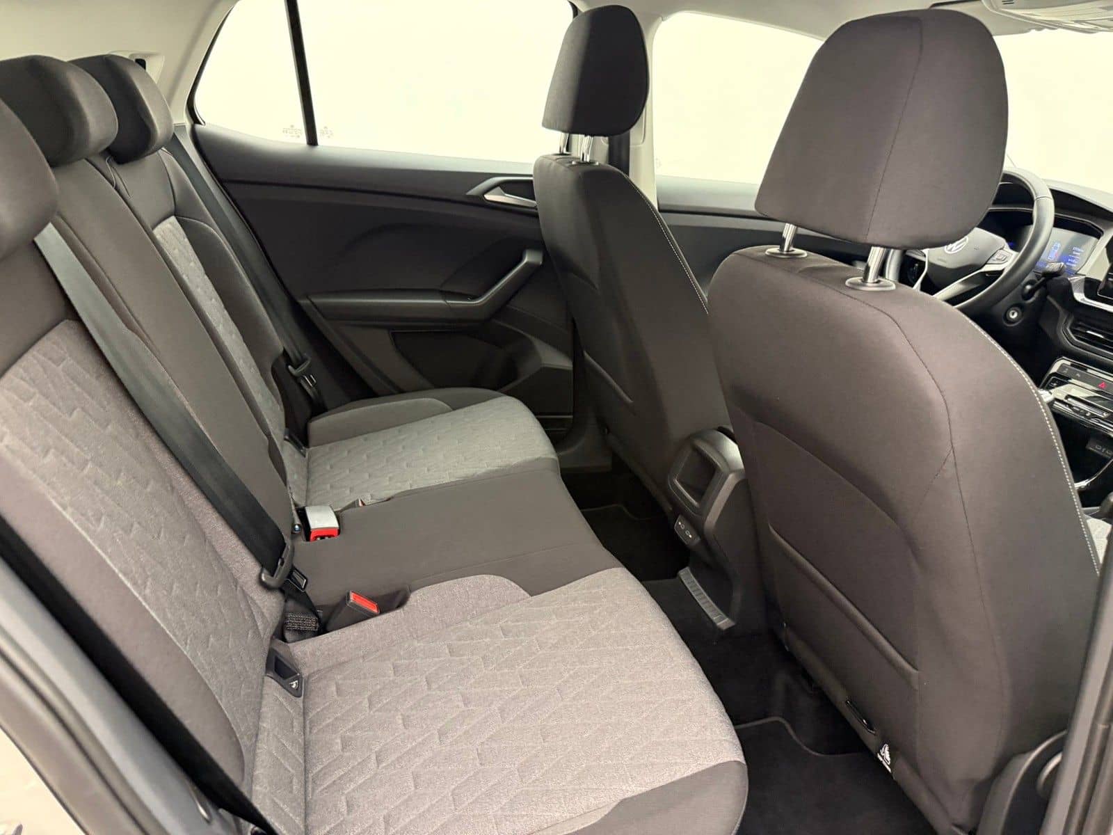 Volkswagen T-Cross 1.0 TSI Life  116PS 6-Gang IQ.Drive EA8 foto 8