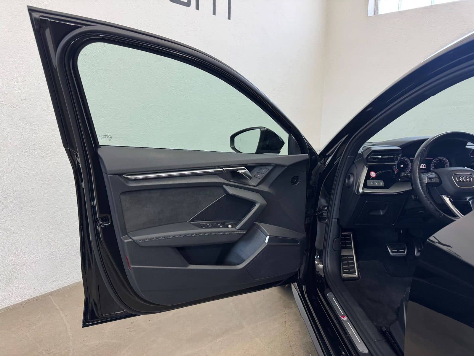 Audi S3 2.0 TFSI quattro Matrix|PanoSD|B&O| 19" foto 10