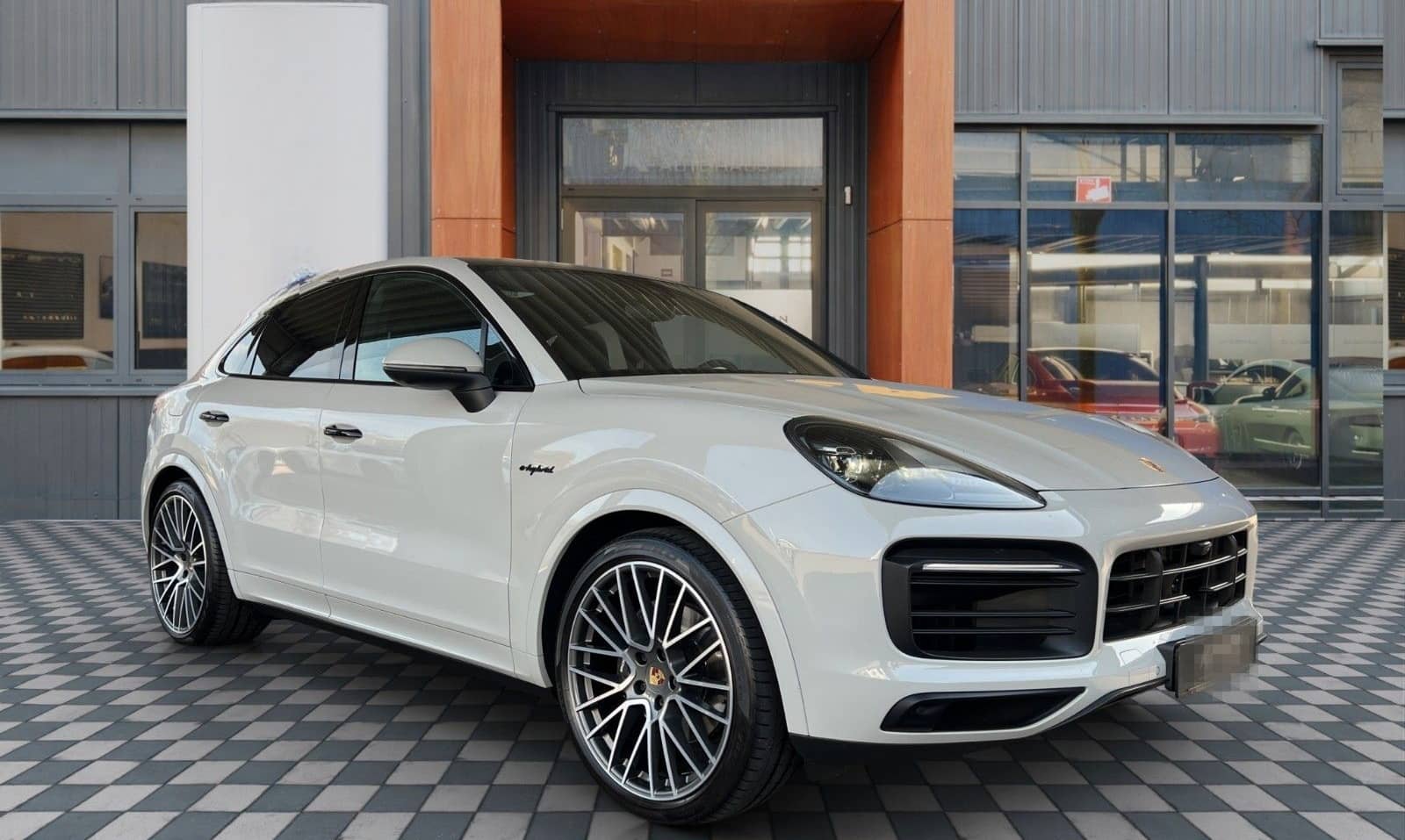 Porsche Cayenne E-Hyb. Coupe PLATINUM Ed. SPORT DESIGN! foto 3