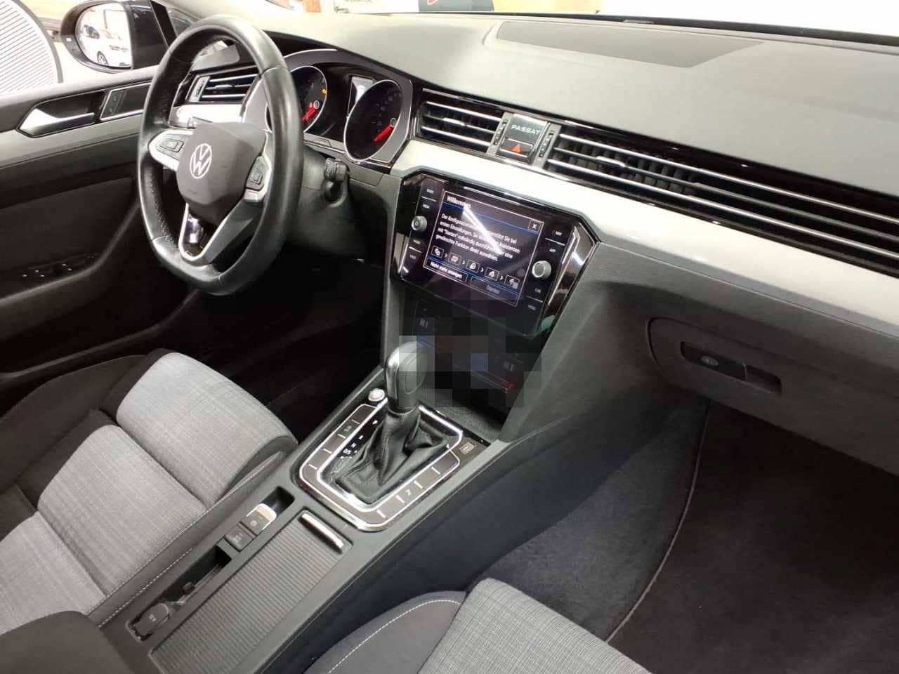 Volkswagen Passat Variant 2.0 TDI Aut. AHK LED NAV foto 13