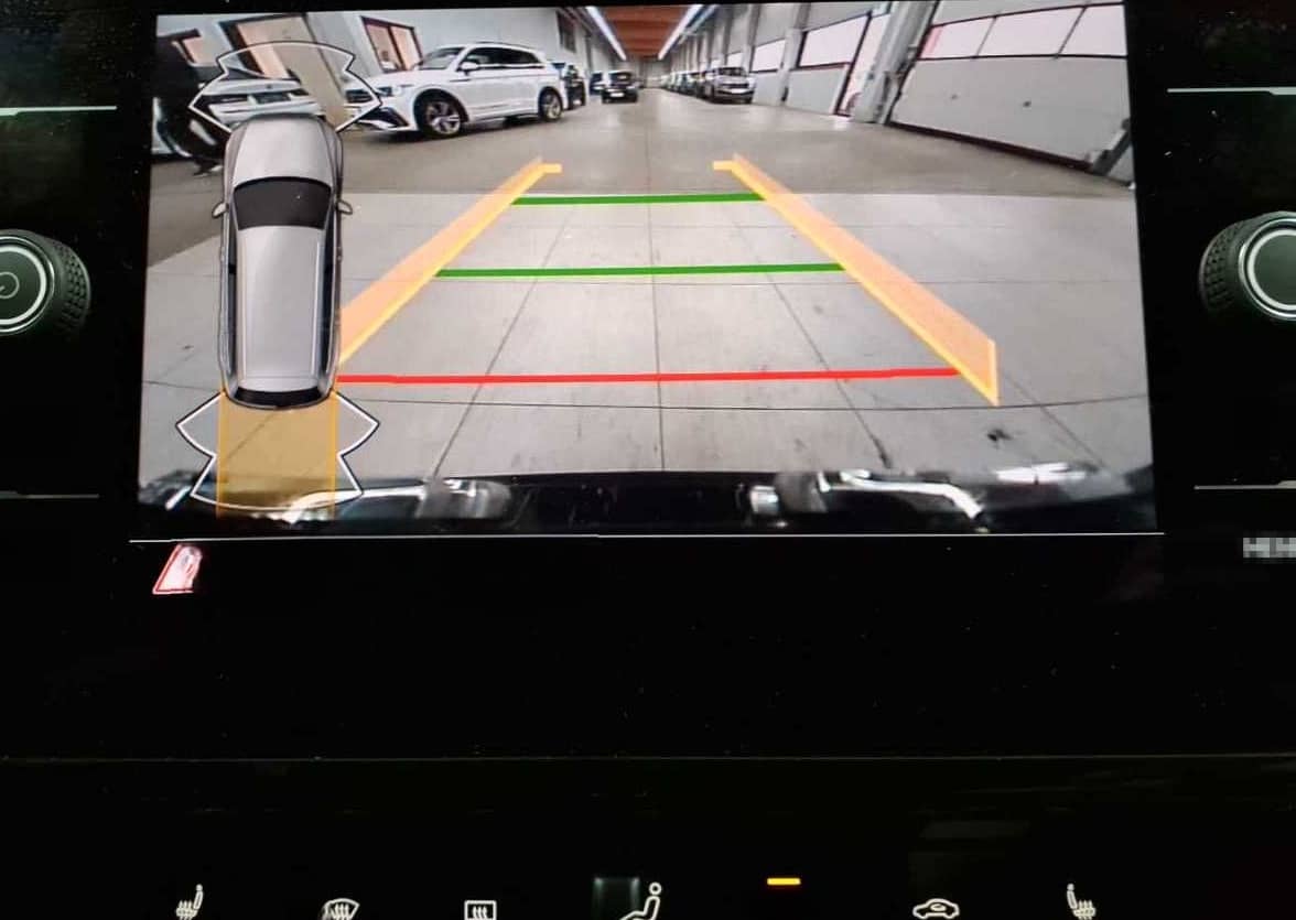 Volkswagen Passat Variant 2.0 TDI Aut. AHK LED NAV foto 14