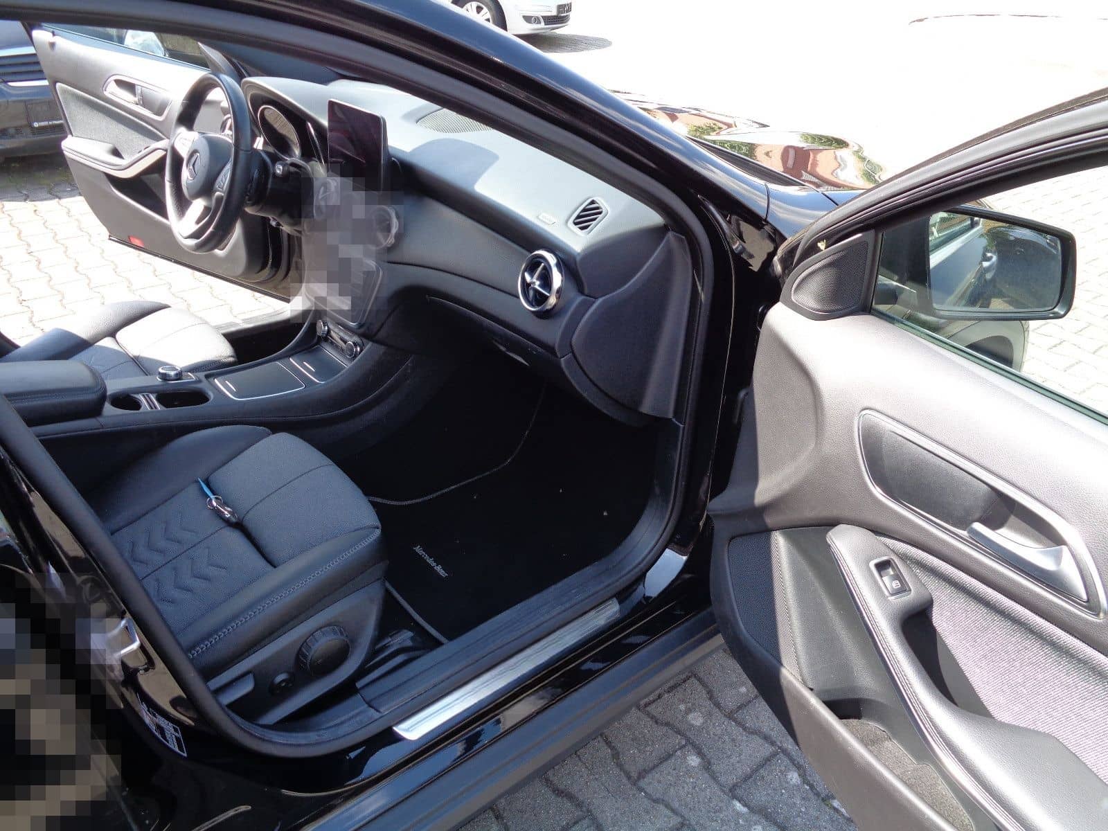 Mercedes-Benz GLA 200 Autom., Kam. Navi.LM, Keyl.LED,Met. PTS, foto 13