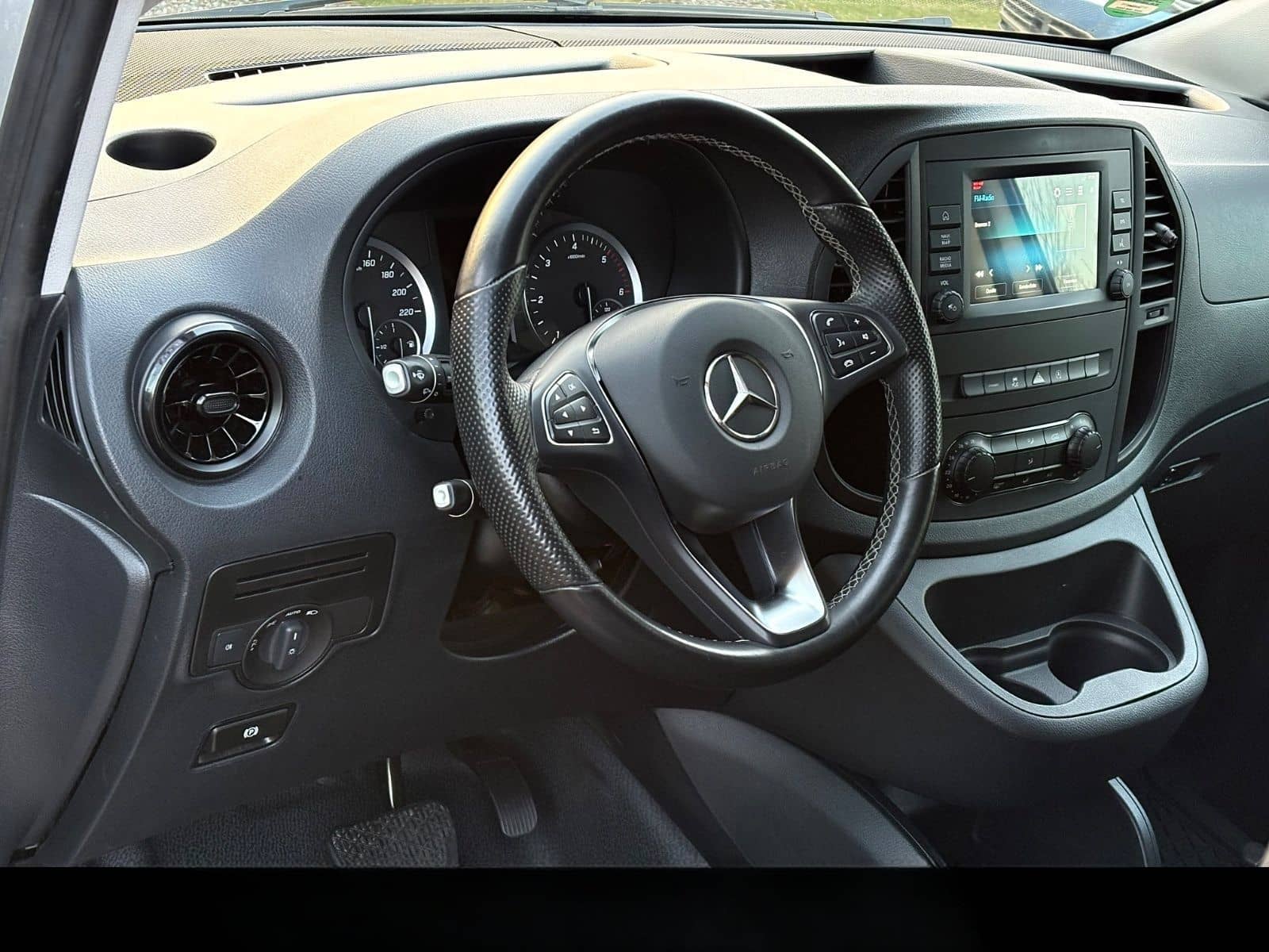 Mercedes-Benz Vito Mixto 119 RWD lang 9G+LED+AHK+TEMPO+SITZH. foto 12