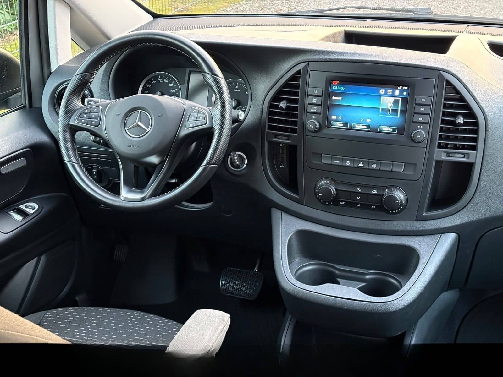 Mercedes-Benz Vito Mixto 119 RWD lang 9G+LED+AHK+TEMPO+SITZH. foto 16