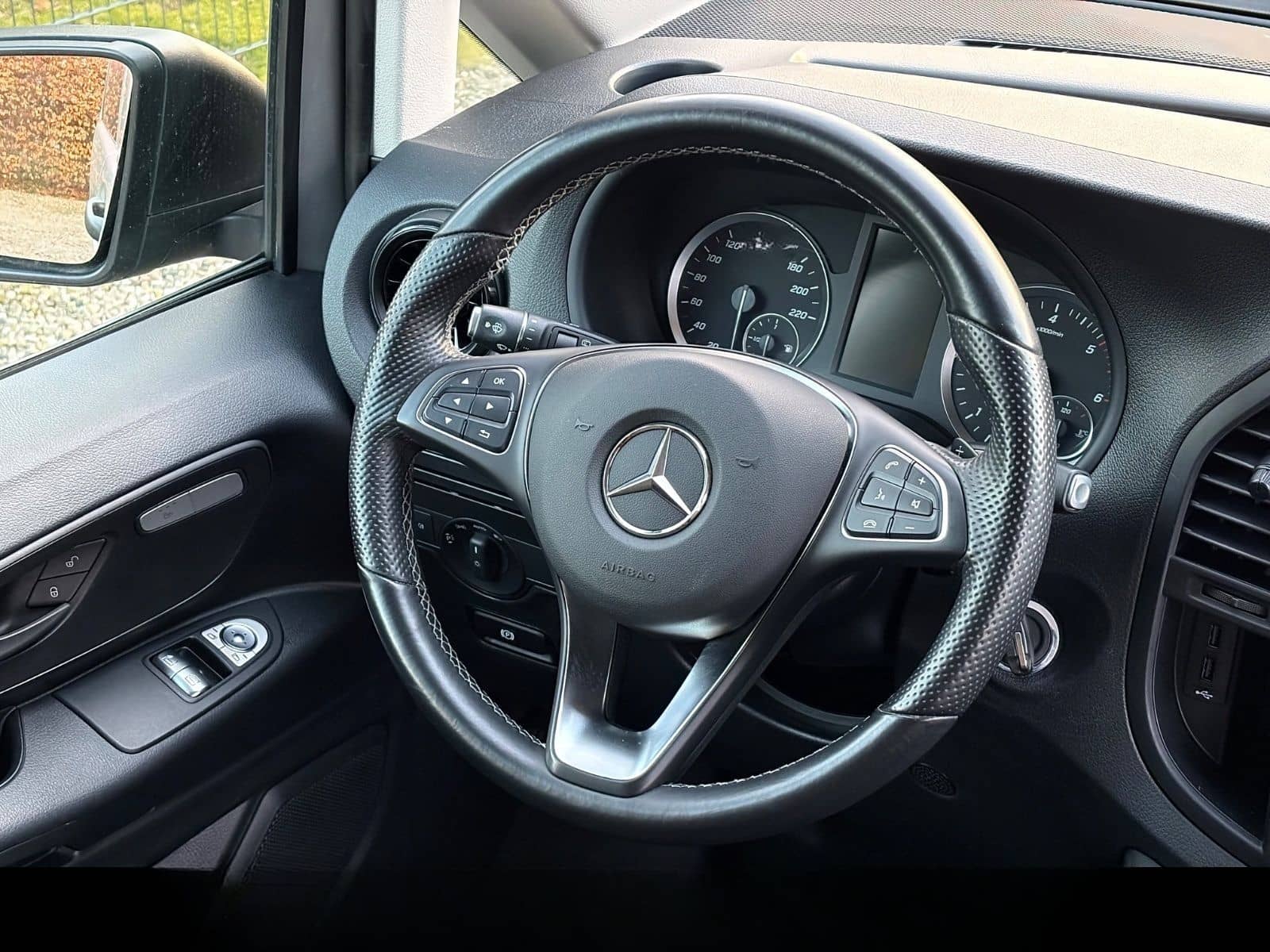 Mercedes-Benz Vito Mixto 119 RWD lang 9G+LED+AHK+TEMPO+SITZH. foto 17