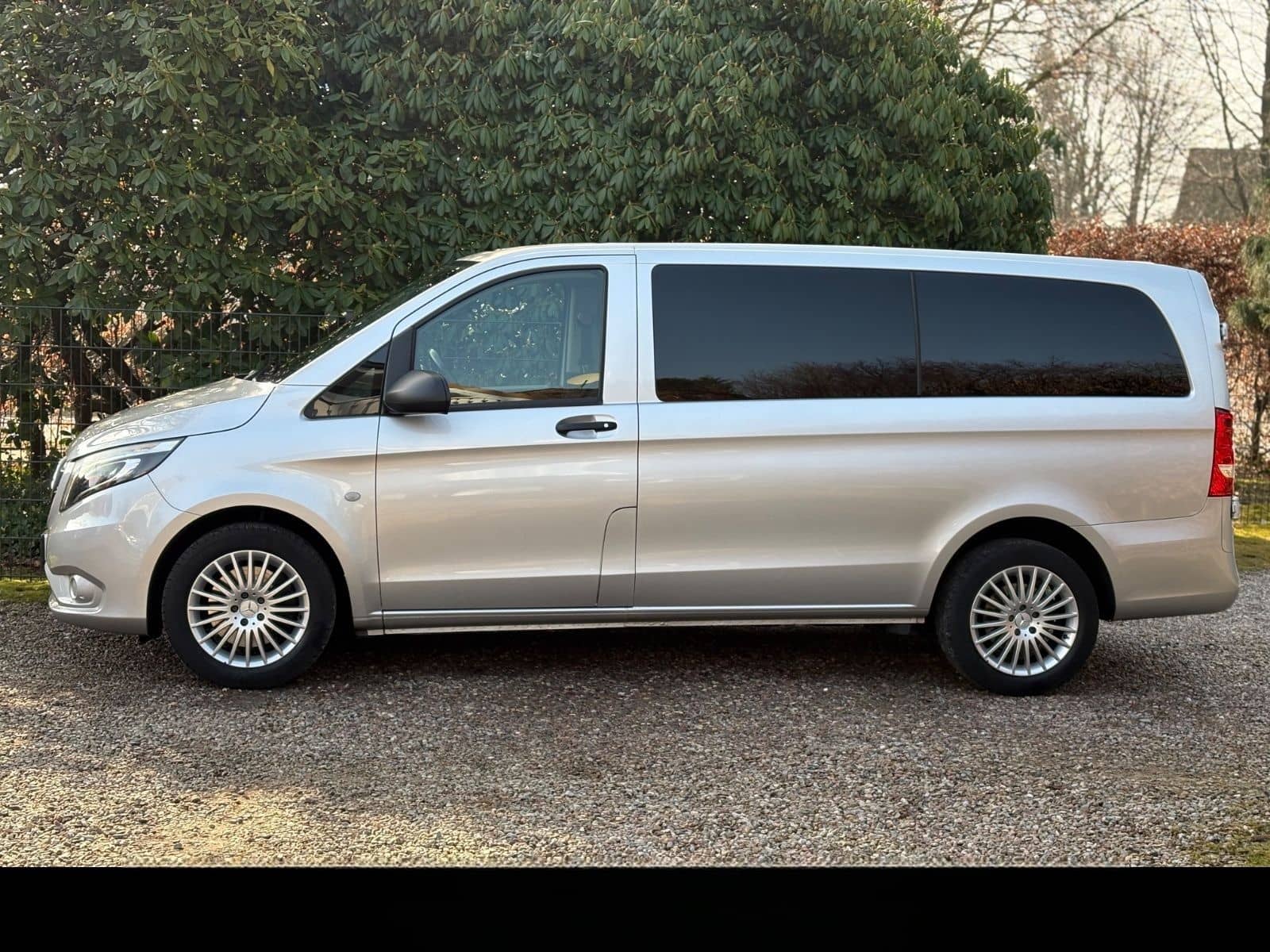 Mercedes-Benz Vito Mixto 119 RWD lang 9G+LED+AHK+TEMPO+SITZH. foto 8