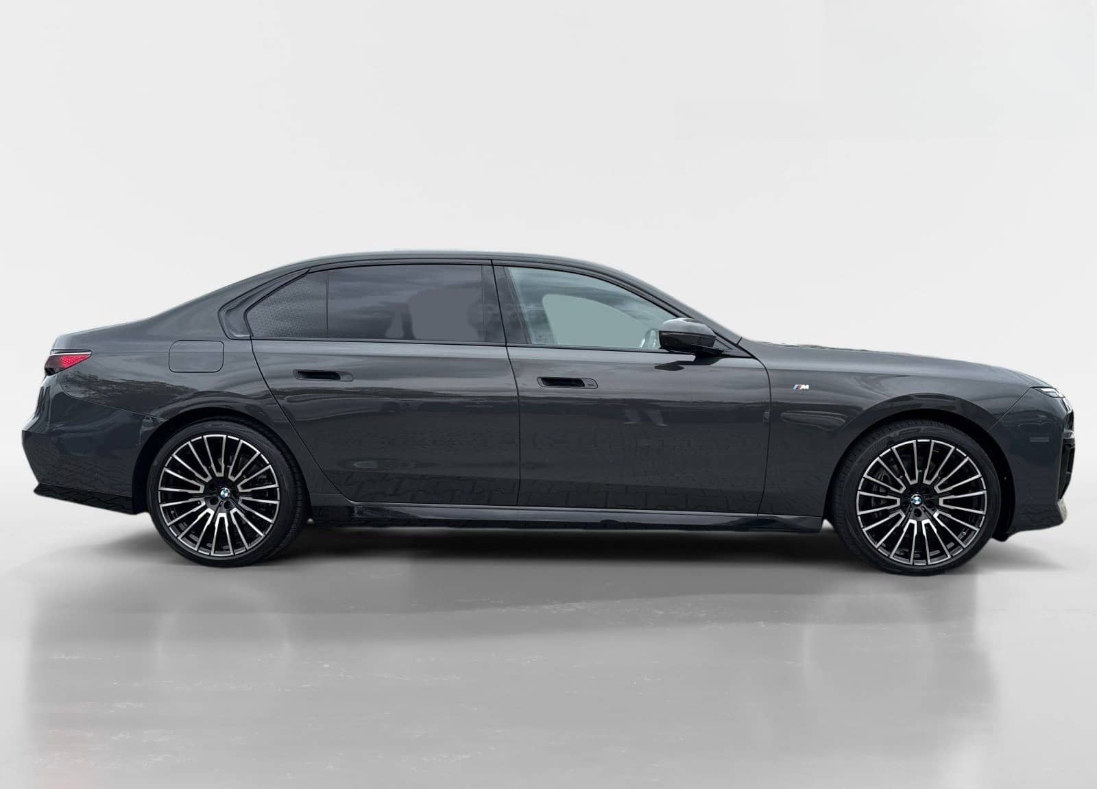 BMW 740d xDrive M SPORT FondEnt,SkyL,StHz,DAPro foto 3