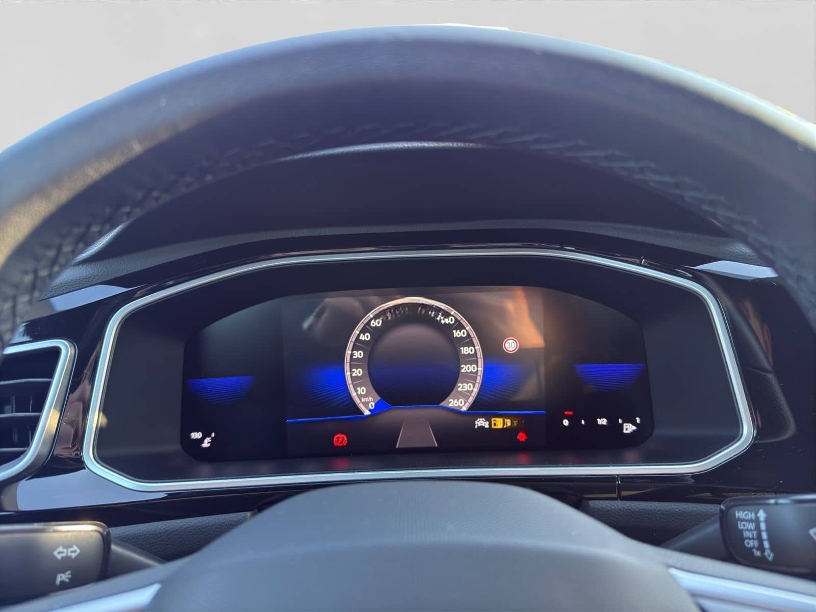 Volkswagen T-Roc 1.0 TSI R-LINE KAMERA ERGO LED+ foto 10