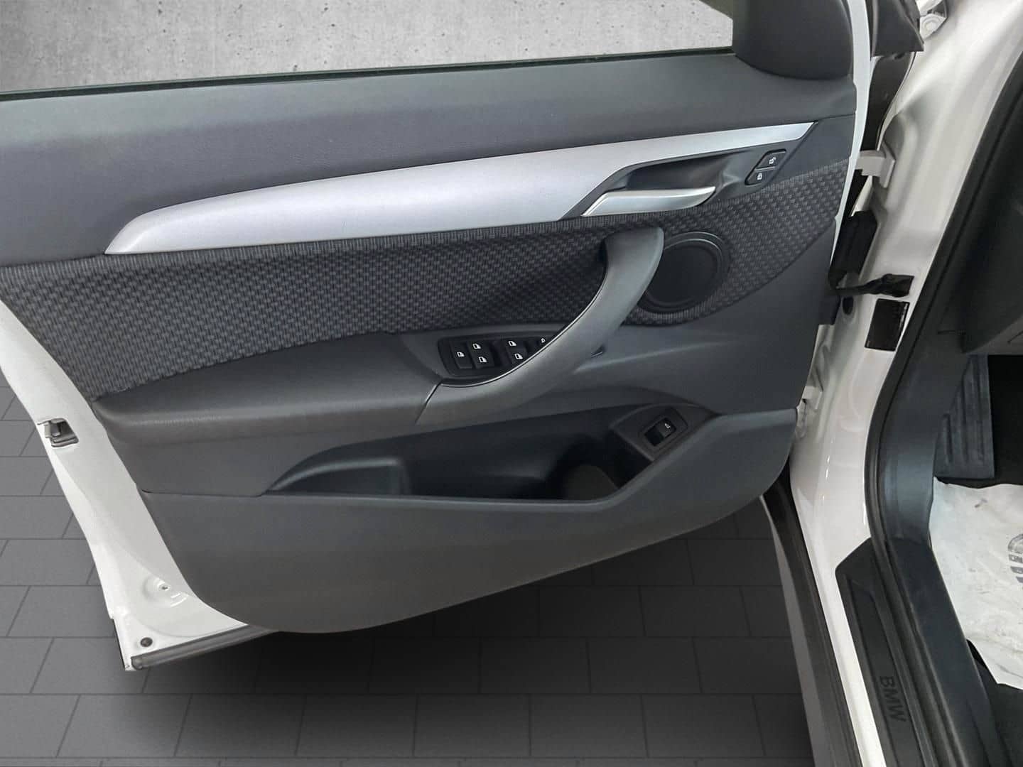 BMW X1 sDrive18d AHK Navi SHZ LED el-HK Klimaautom foto 21