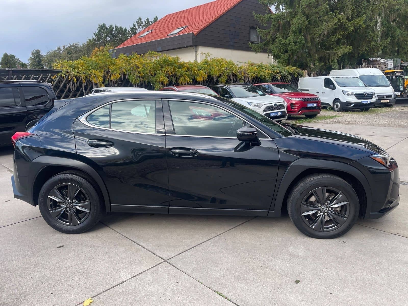 Lexus UX250H 2,0 Hybrid Automatik/Leder/Klima/Navi/Kam foto 2