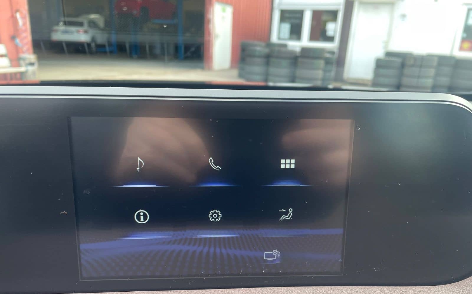 Lexus UX250H 2,0 Hybrid Automatik/Leder/Klima/Navi/Kam foto 17