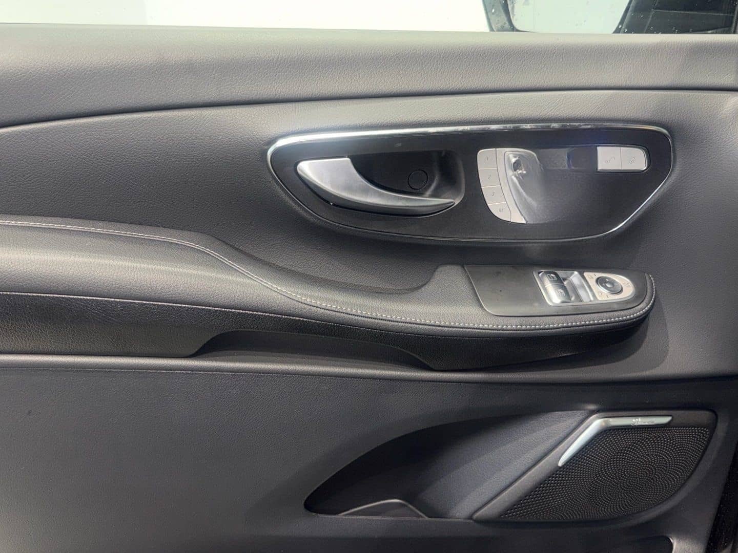 Mercedes-Benz V 300 d Avantgarde 4x4 lang AMG AIRMATIC Pano 9G foto 15