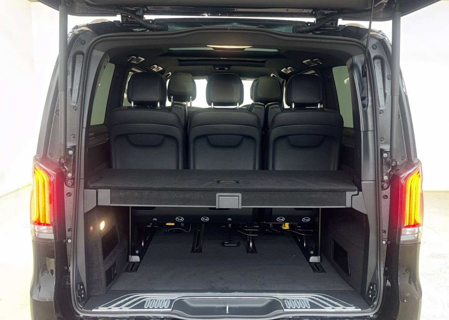 Mercedes-Benz V 300 d Avantgarde 4x4 lang AMG AIRMATIC Pano 9G foto 16