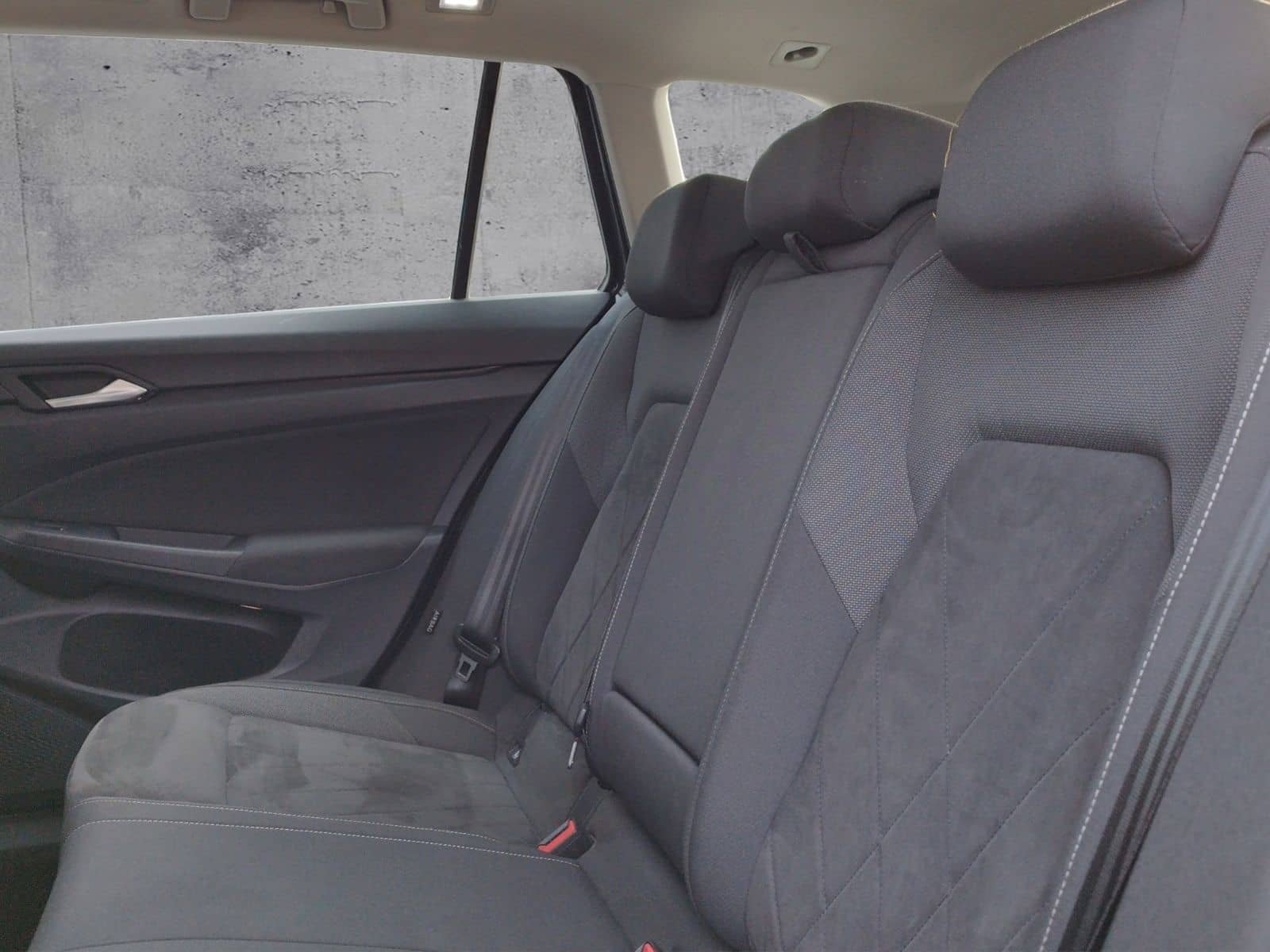 Volkswagen Golf VIII Variant Style 1.5eTSI DSG AHK/PANO/HUD foto 11