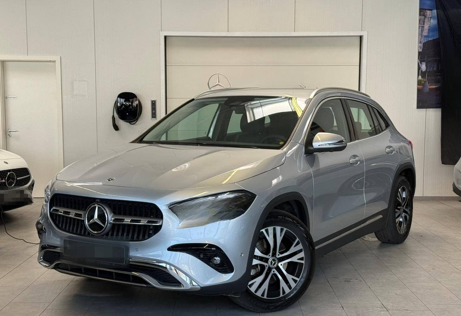 Mercedes-Benz GLA 200 PROGRESSIVE ADV. 360°+AHK+EASYPACK+LED foto 1