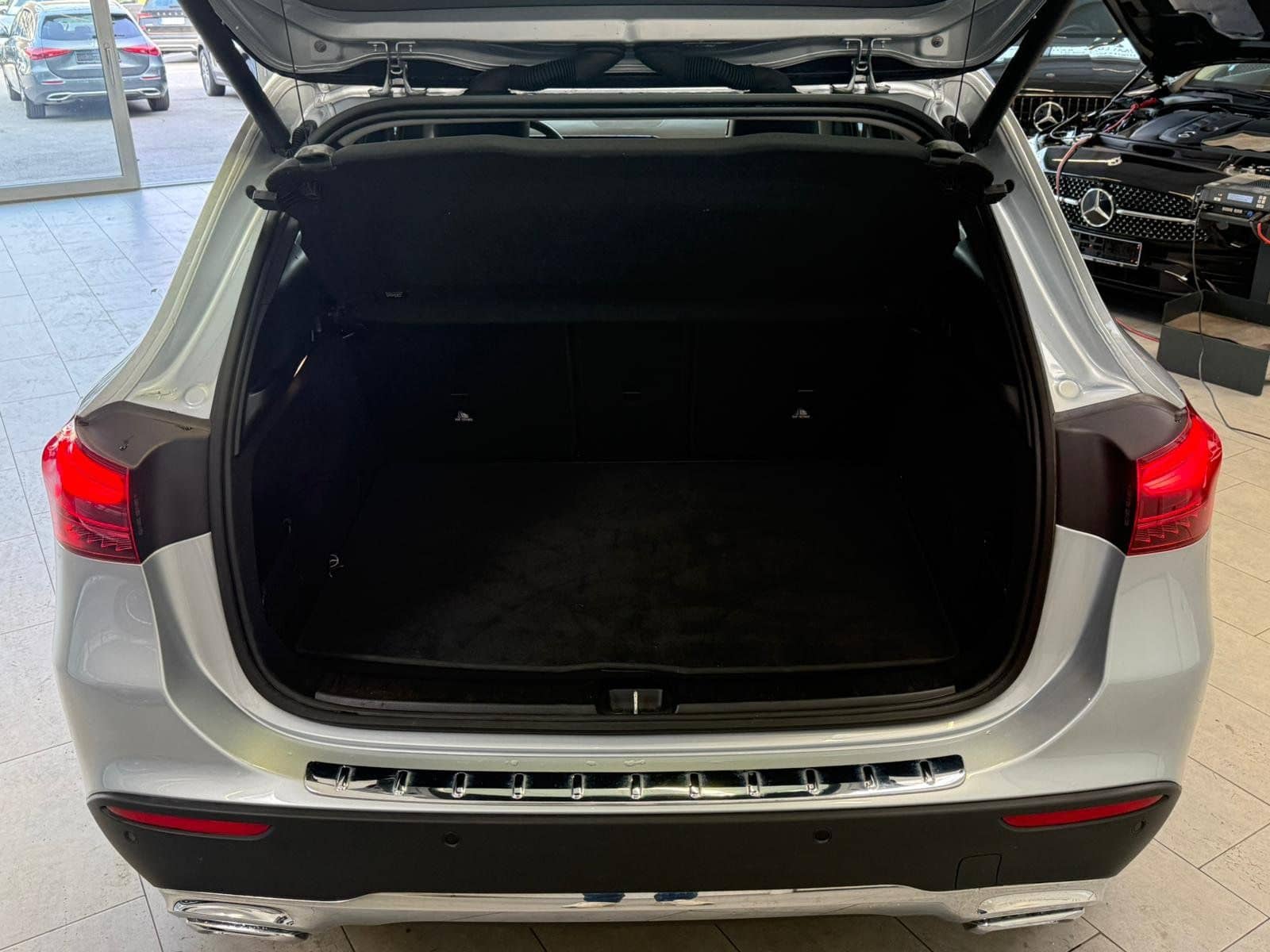 Mercedes-Benz GLA 200 PROGRESSIVE ADV. 360°+AHK+EASYPACK+LED foto 6