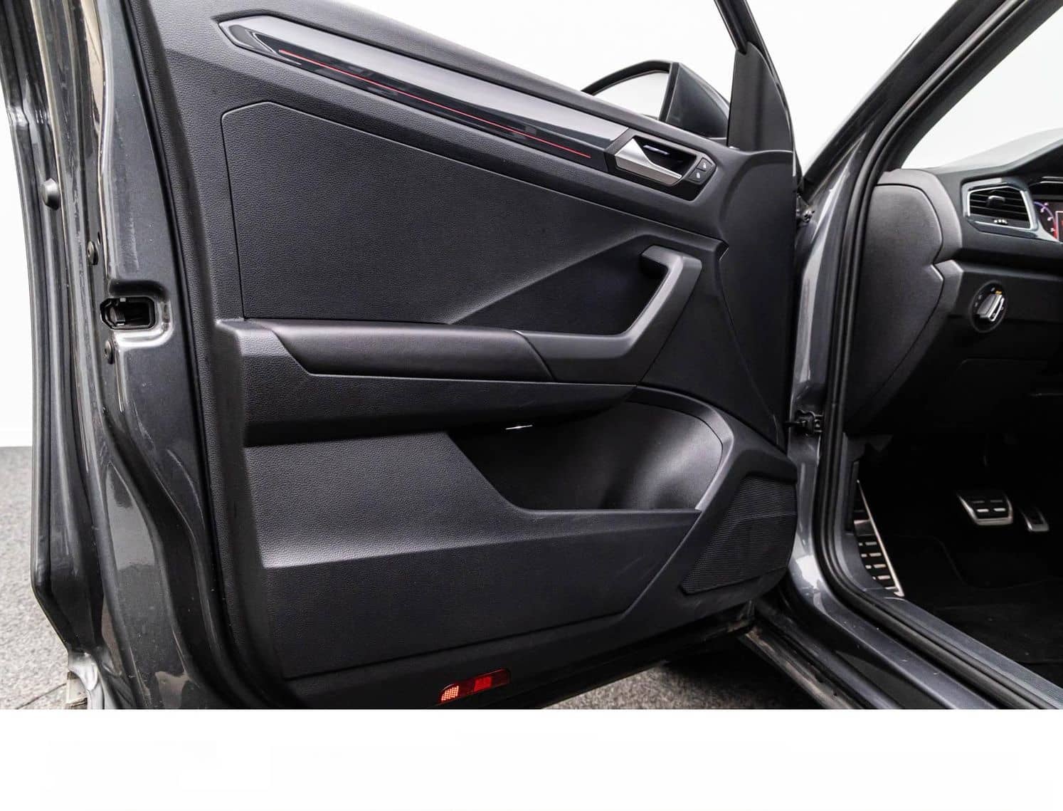 Volkswagen T-ROC 2.0TSi SPORT 4M. LED/ACC/PANO/CARPLAY/BEAT foto 14