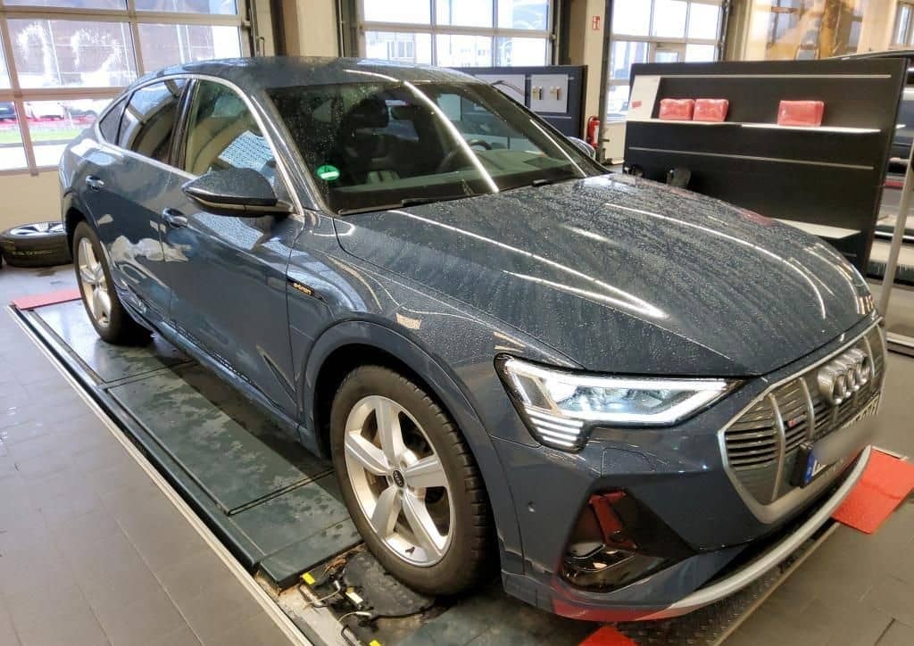 Audi E-TRON SPORTBACK 55 2x S LINE MATRIX/ACC/HuD/AHK foto 8