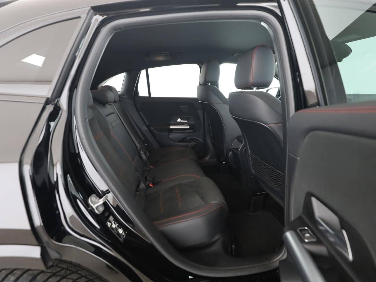 Mercedes-Benz GLA 180 AMG Night MBUX AHK Distronic 360 Kamera foto 15