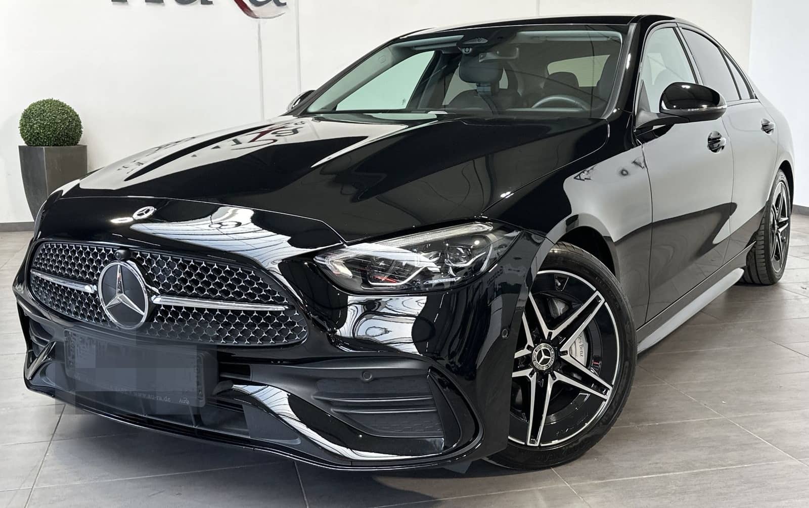 Mercedes-Benz C 200d AMG-Line NAV+LED+KAM+HUD+VCOCK+CARPLAY+PP foto 1