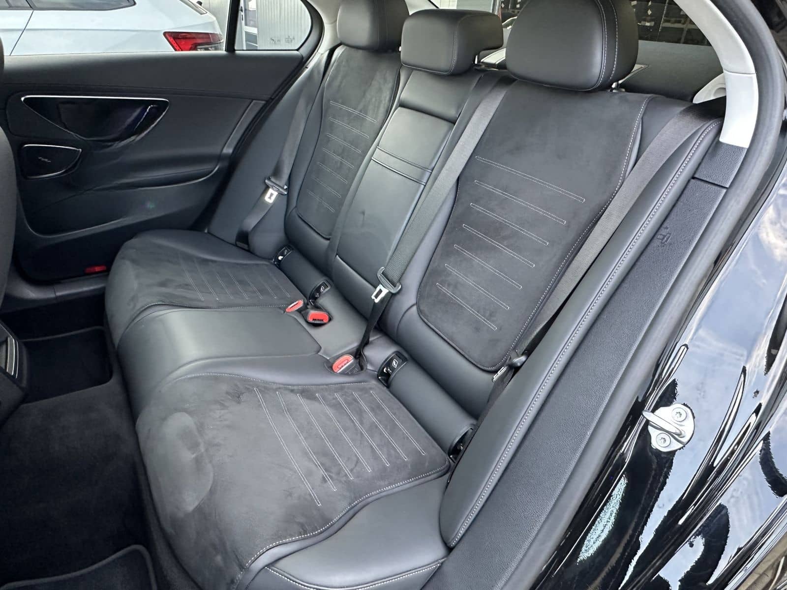 Mercedes-Benz C 200d AMG-Line NAV+LED+KAM+HUD+VCOCK+CARPLAY+PP foto 9