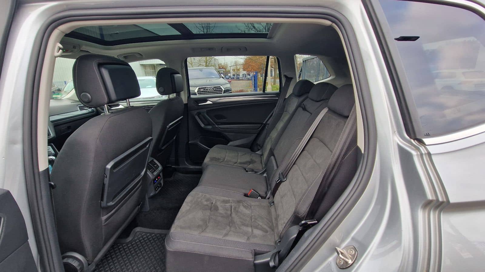 Volkswagen Tiguan 2.0 TDI Allspace Highline 4Motion DSG foto 16